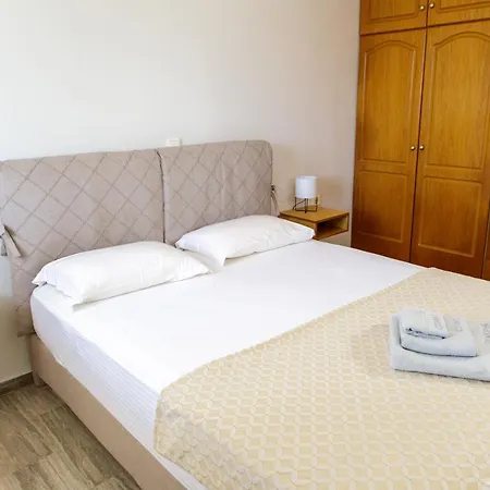 Almyros Aktis Seaview Apartment *
