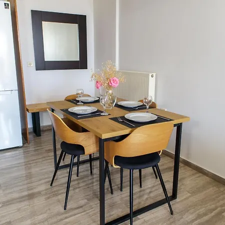 Almyros Aktis Seaview Daire *